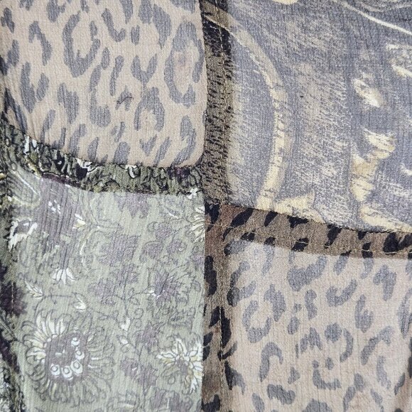 Chico's Size 2 (US Large) 100% Silk Animal Print Patchwork Blouse Ruffle Buttons - Picture 8 of 12